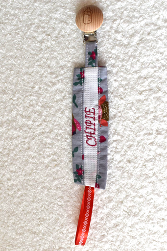 Attache-tétine " chipie "